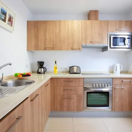 Sleeps 4 With Pool And Air Con Puerto Calero